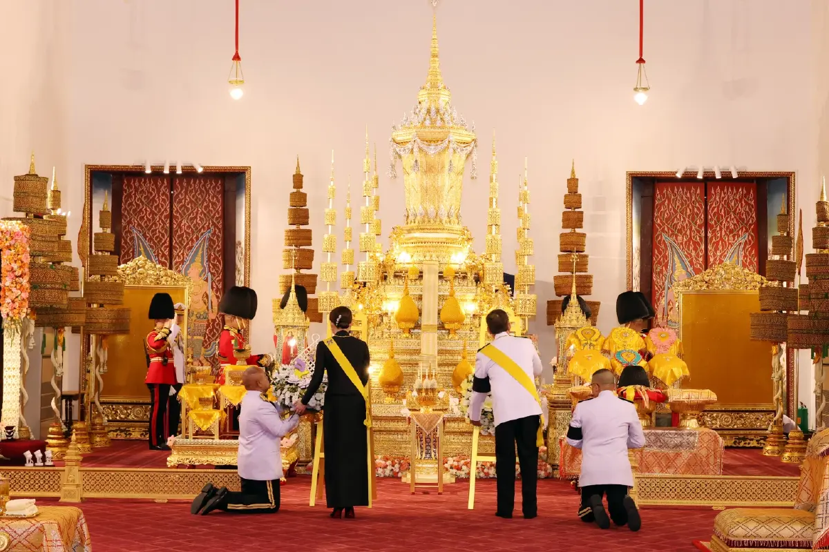 ในหลวง-พระราชินี พระราชทานน้ำสรงพระศพ สมเด็จพระเจ้าลูกเธอ เจ้าฟ้าพัชรกิติยาภาฯ