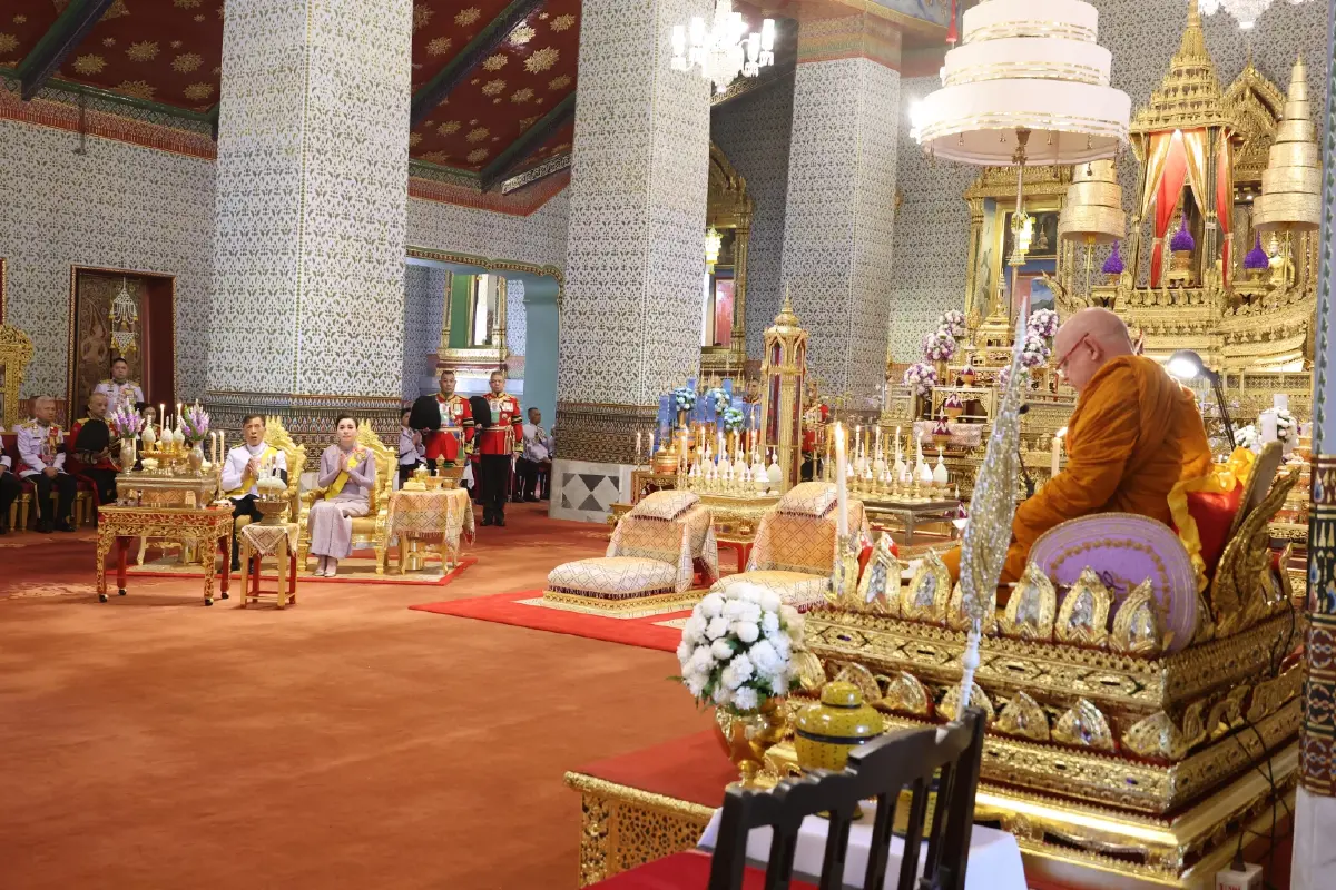 ในหลวง-พระราชินี เสด็จฯ ไปในการพระราชพิธีมหามงคลเฉลิมพระชนมพรรษา 4 รอบ
