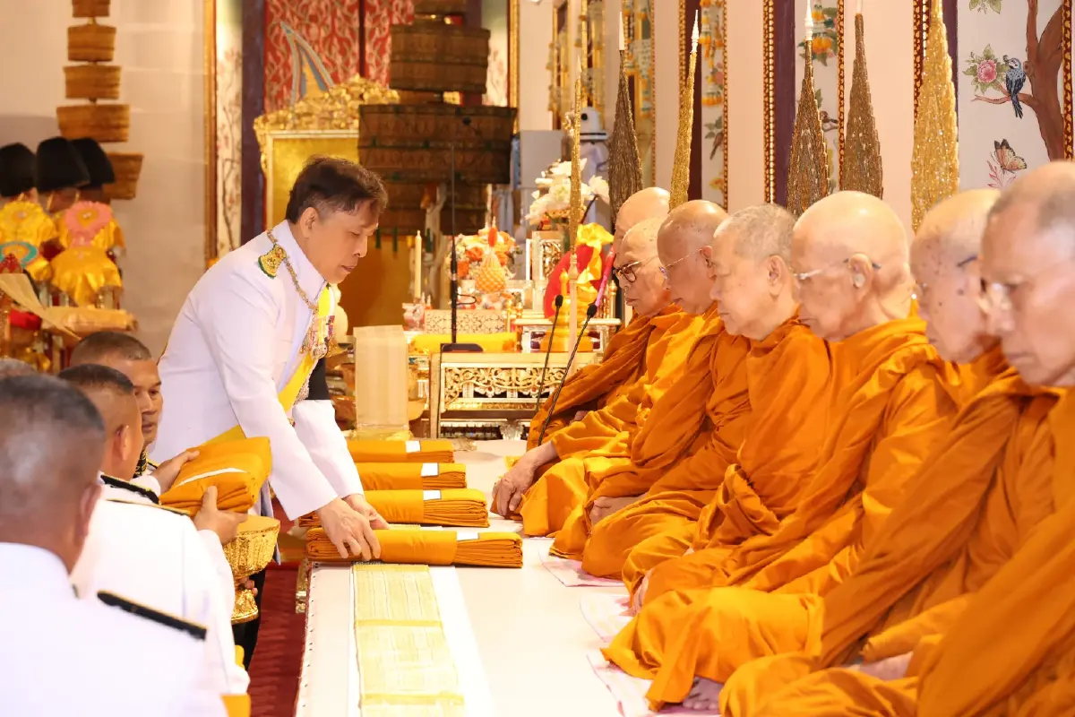 ในหลวง-พระราชินี พระราชทานน้ำสรงพระศพ สมเด็จพระเจ้าลูกเธอ เจ้าฟ้าพัชรกิติยาภาฯ