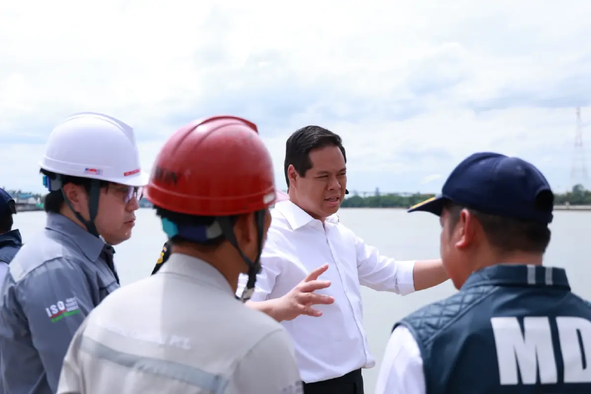 รมช.คมนาคม 'สรรเพชญ' ลงพื้นที่ด่วน สอบเหตุโป๊ะเรือล่มพระสมุทรเจดีย์
