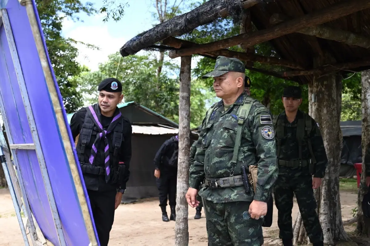 ย้ำความพร้อม! แม่ทัพภาคที่ 2 ตรวจแนวชายแดน ดูแลกำลังพลถึงแนวหน้า