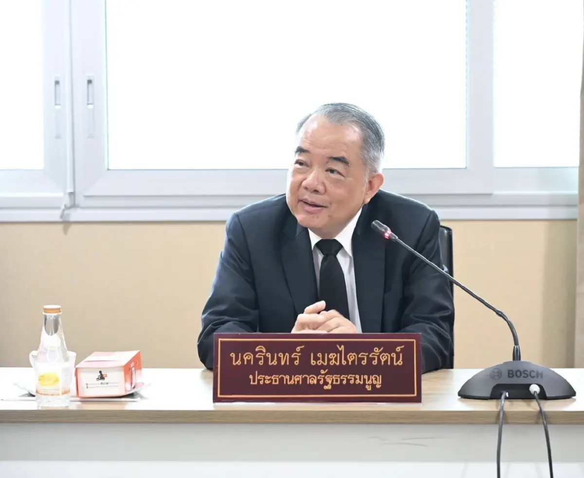 '2กมธ.รัฐสภา' หารือ ศาลรธน. 'นรเศรษฐ์' บอกให้มีคูหา เลือก สสร. ได้