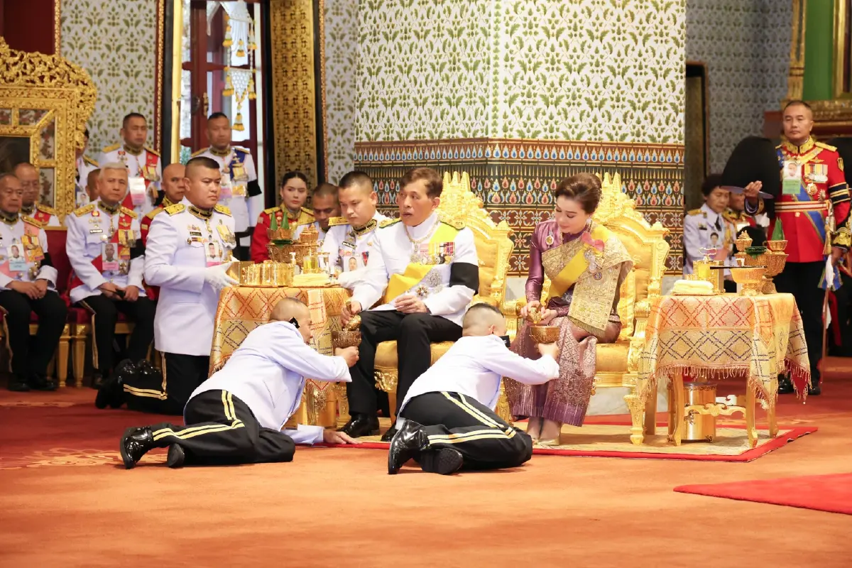 ในหลวง-พระราชินี เสด็จฯ ไปในการพระราชพิธีมหามงคลเฉลิมพระชนมพรรษา 4 รอบ