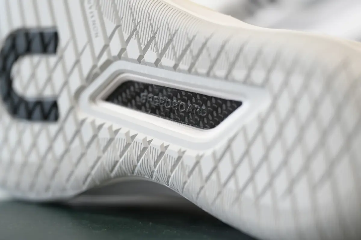 เจาะลึก 'The ROGER Pro 3' MLAB จับมือ On ส่ง Super Shoe ลงคอร์ทเทนนิส