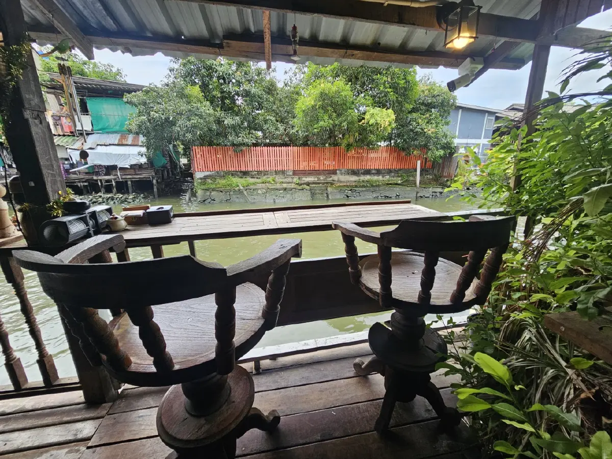 ‘กุ้งกะปิสะตอ’ อร่อยริมคลอง ต้องที่ร้าน ‘อาหารบ้านคุณเล็ก’