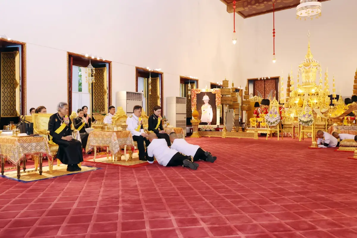 ในหลวง-พระราชินี พระราชทานน้ำสรงพระศพ สมเด็จพระเจ้าลูกเธอ เจ้าฟ้าพัชรกิติยาภาฯ
