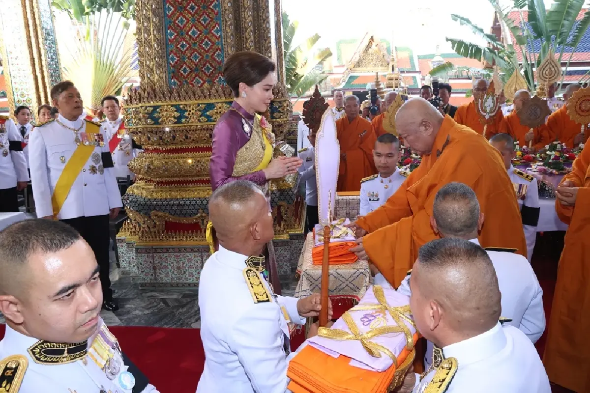 ในหลวง-พระราชินี เสด็จฯ ไปในการพระราชพิธีมหามงคลเฉลิมพระชนมพรรษา 4 รอบ