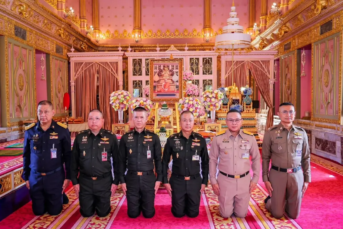 ทหารถวายสักการะ 'สมเด็จพระสังฆราช' โอกาสวันคล้ายวันประสูติ