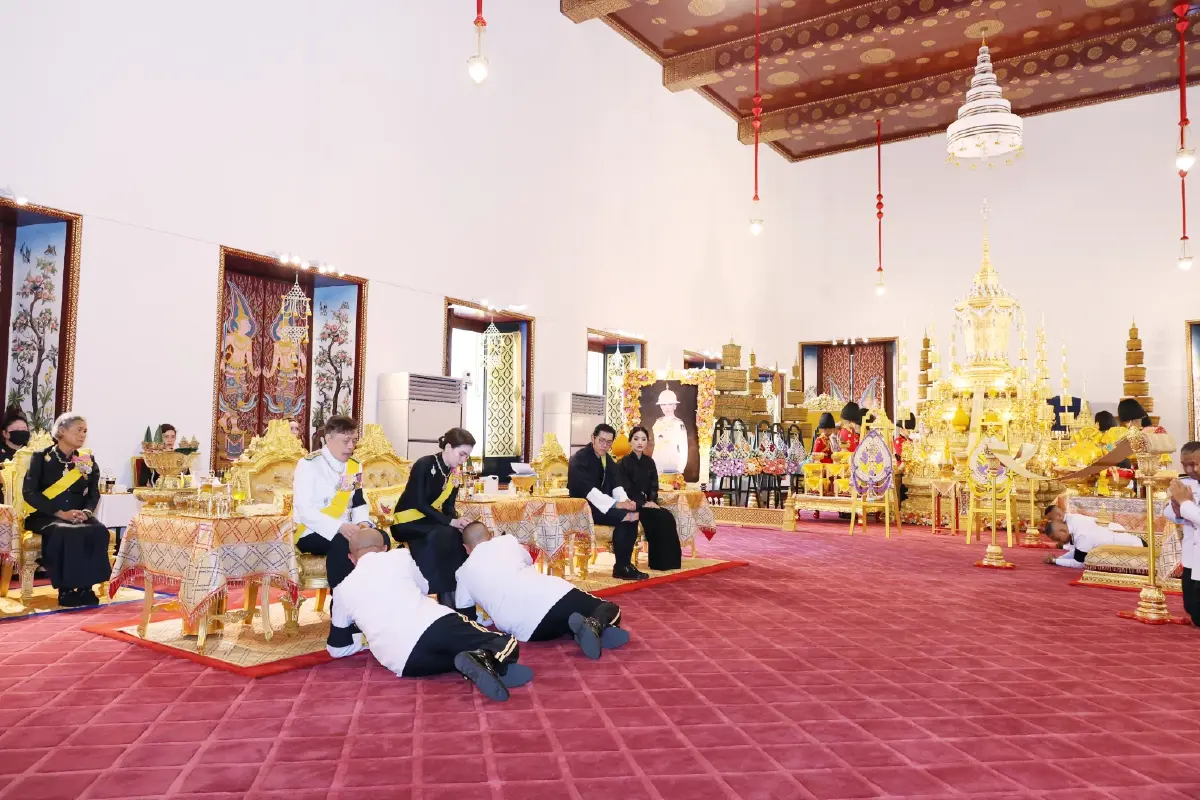 ในหลวง-พระราชินี เสด็จฯ ทรงบำเพ็ญพระราชกุศลสัตตมวาร พระราชทานพระศพ “เจ้าฟ้าพัชรกิติยาภาฯ”