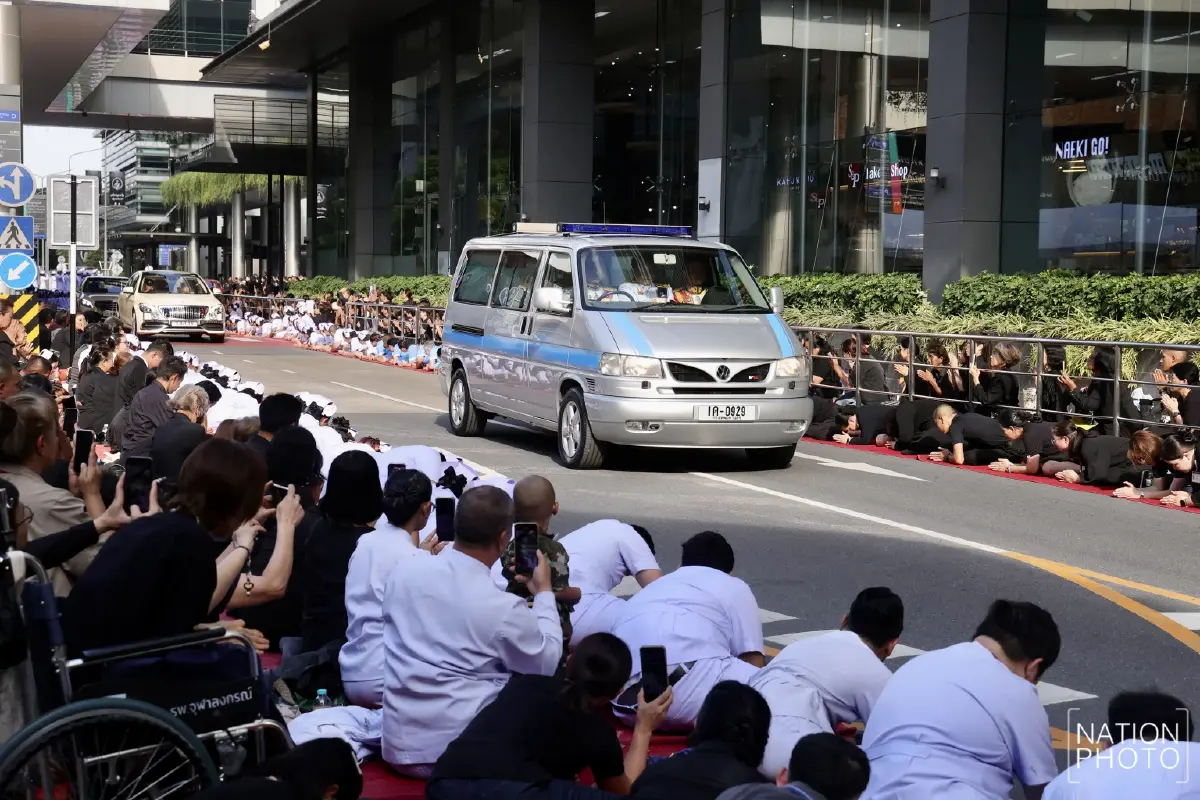 เคลื่อนพระศพ “เจ้าฟ้าพัชรกิติยาภาฯ” สู่พระบรมมหาราชวัง ท่ามกลางความอาลัยของพสกนิกร
