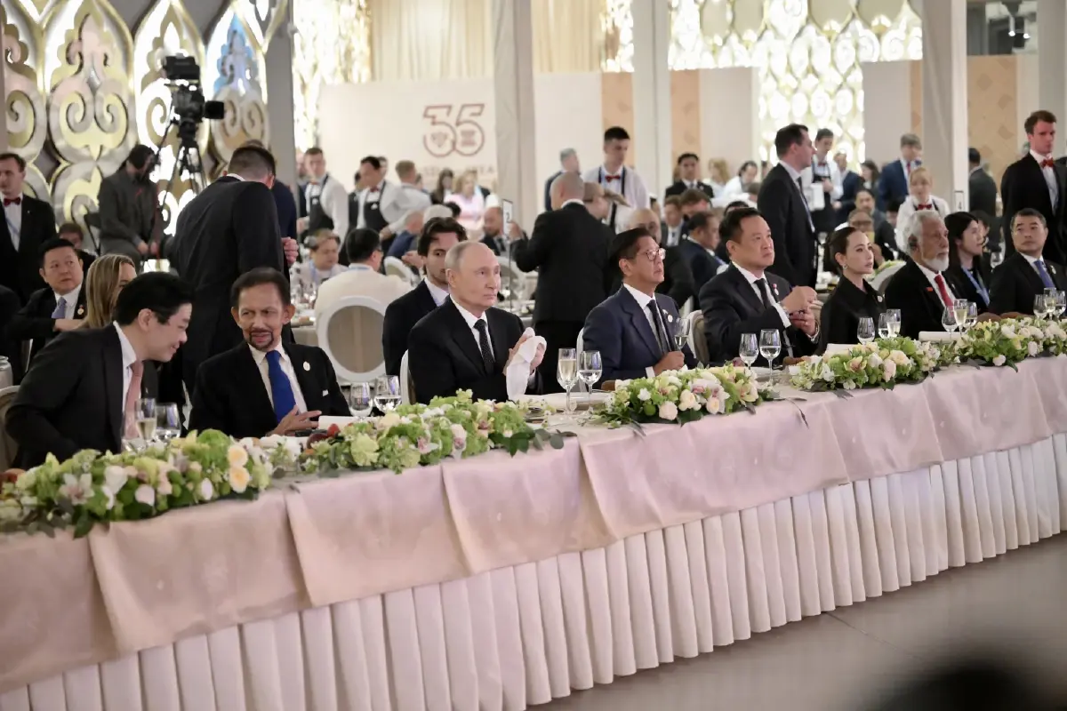 ‘ปูติน’ เป็นเจ้าภาพเลี้ยงอาหารค่ำ ‘อนุทิน’ ผู้นำอาเซียน