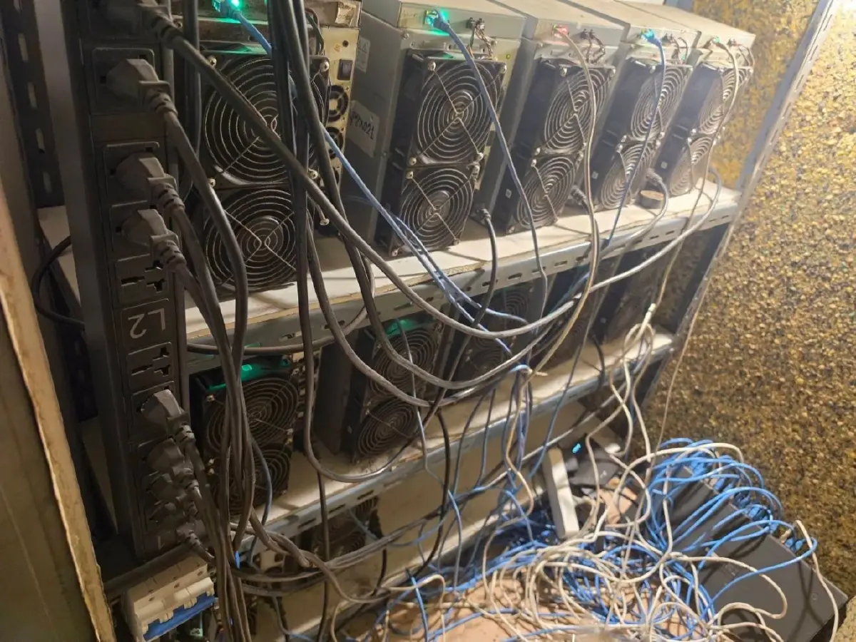 ลุย! ขอนแก่น 4 จุด ลอบใช้ไฟฟ้าทำเหมืองเงินดิจิทัล Bitcoin