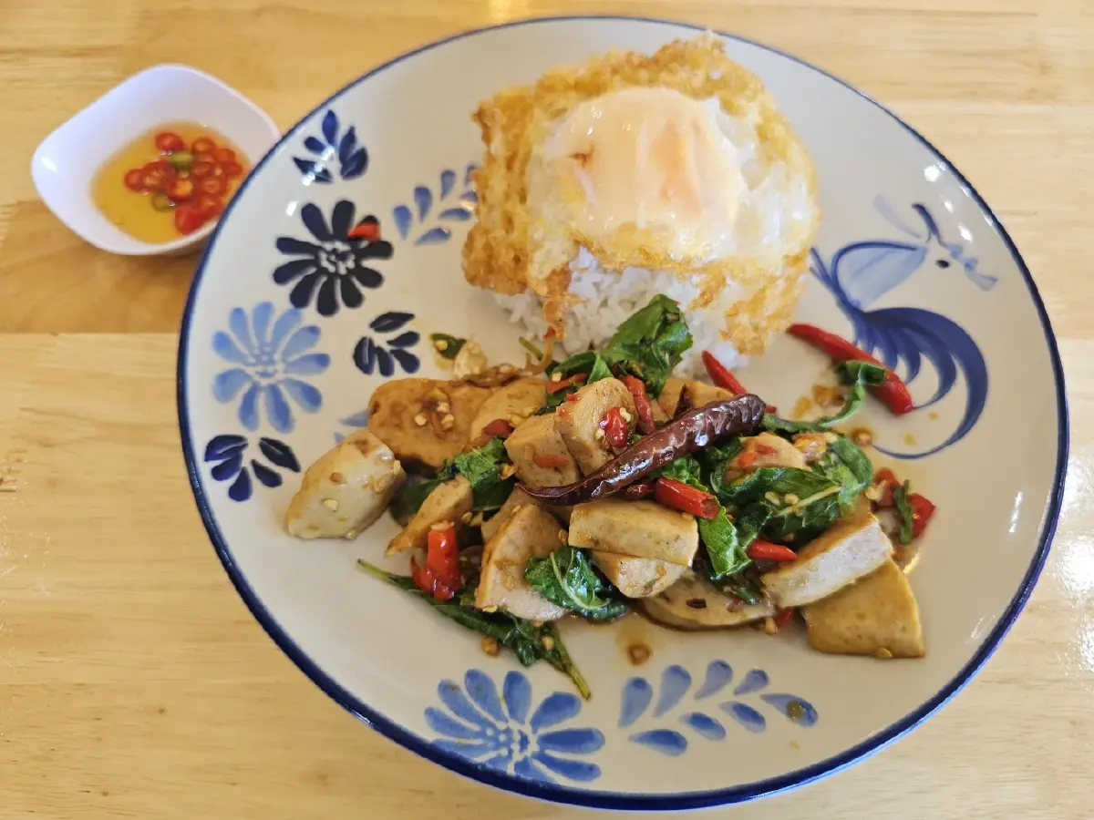 ‘บ้ายอ ก๋วยเตี๋ยวต้มยำ’ พระเอก ‘มิกค์ ทองระย้า’ การันตีความอร่อย