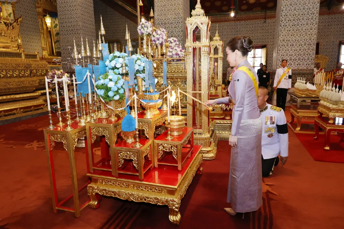 ในหลวง-พระราชินี เสด็จฯ ไปในการพระราชพิธีมหามงคลเฉลิมพระชนมพรรษา 4 รอบ