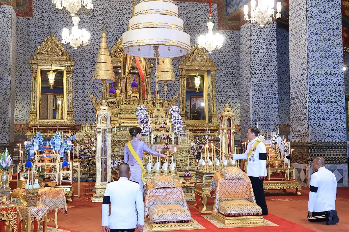 ในหลวง-พระราชินี เสด็จฯ ไปในการพระราชพิธีมหามงคลเฉลิมพระชนมพรรษา 4 รอบ