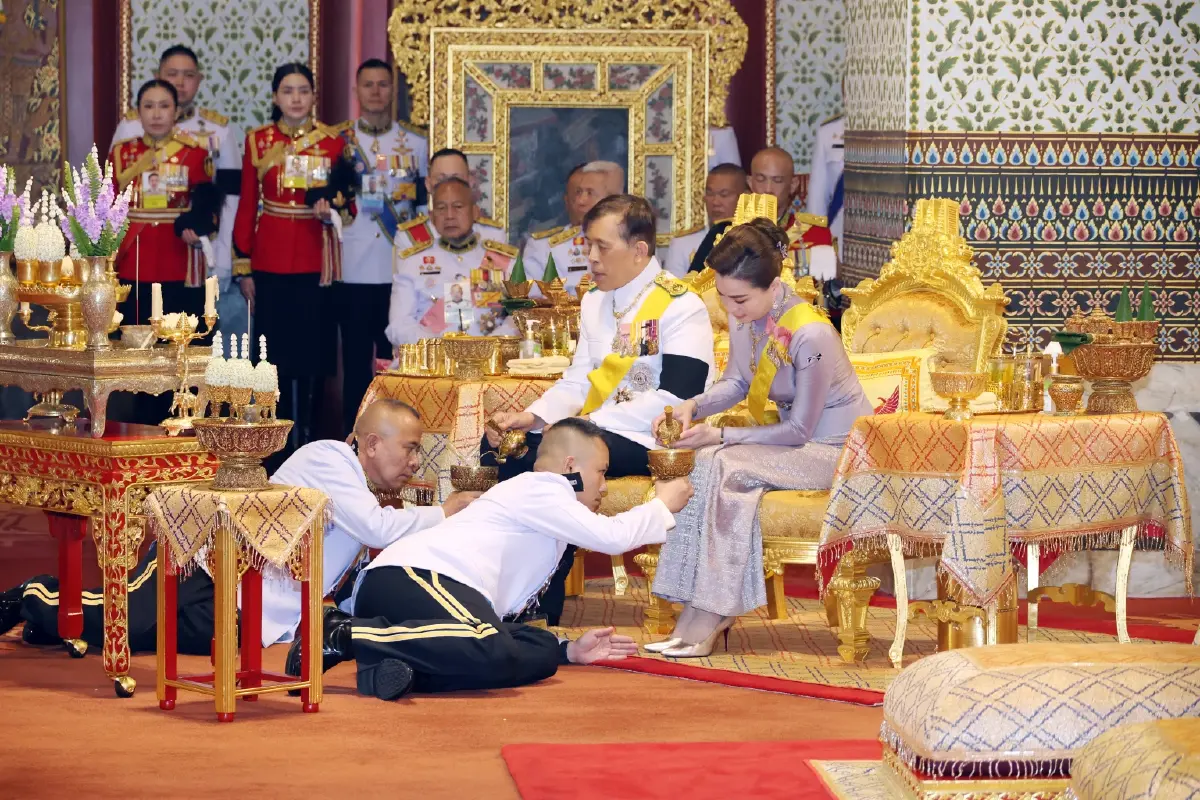 ในหลวง-พระราชินี เสด็จฯ ไปในการพระราชพิธีมหามงคลเฉลิมพระชนมพรรษา 4 รอบ