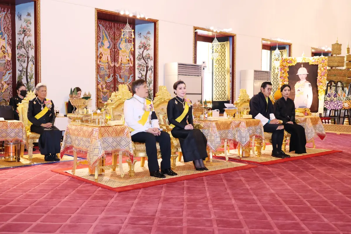 ในหลวง-พระราชินี เสด็จฯ ทรงบำเพ็ญพระราชกุศลสัตตมวาร พระราชทานพระศพ “เจ้าฟ้าพัชรกิติยาภาฯ”