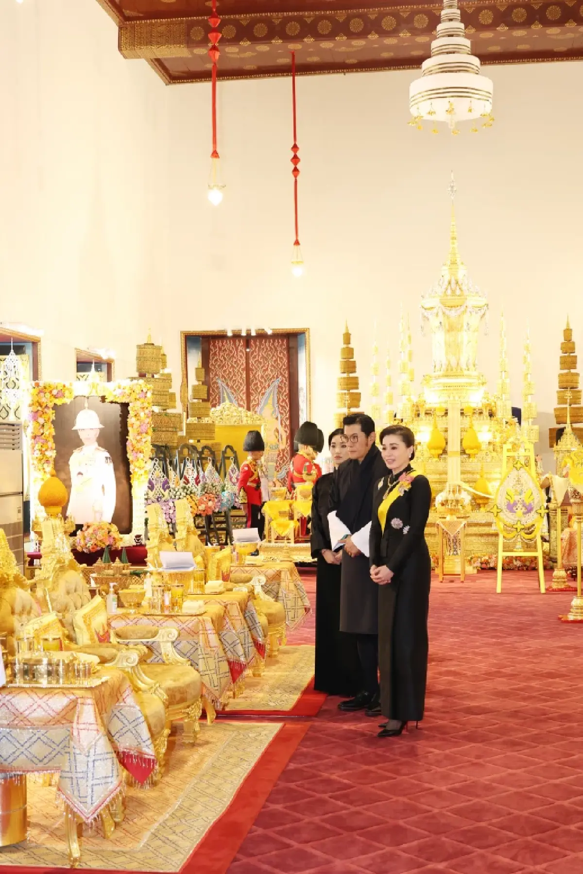 ในหลวง-พระราชินี เสด็จฯ ทรงบำเพ็ญพระราชกุศลสัตตมวาร พระราชทานพระศพ “เจ้าฟ้าพัชรกิติยาภาฯ”