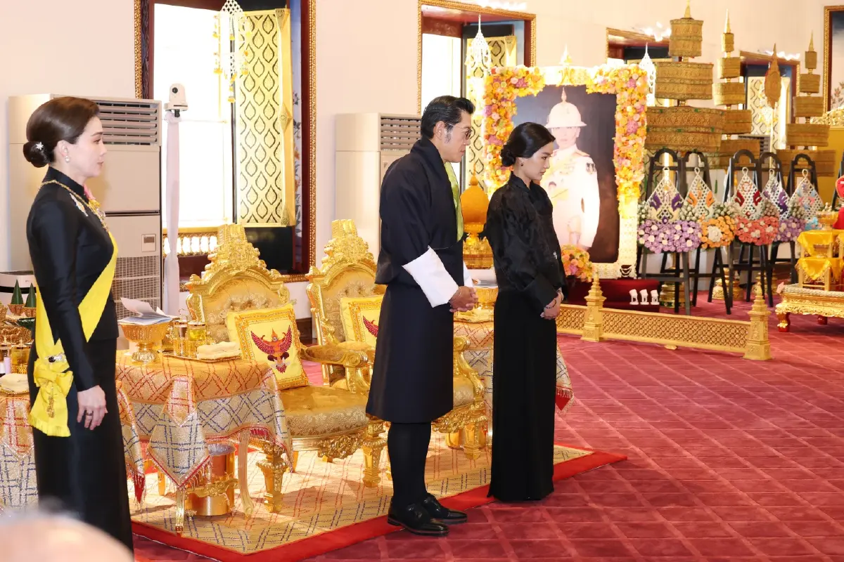 ในหลวง-พระราชินี เสด็จฯ ทรงบำเพ็ญพระราชกุศลสัตตมวาร พระราชทานพระศพ “เจ้าฟ้าพัชรกิติยาภาฯ”