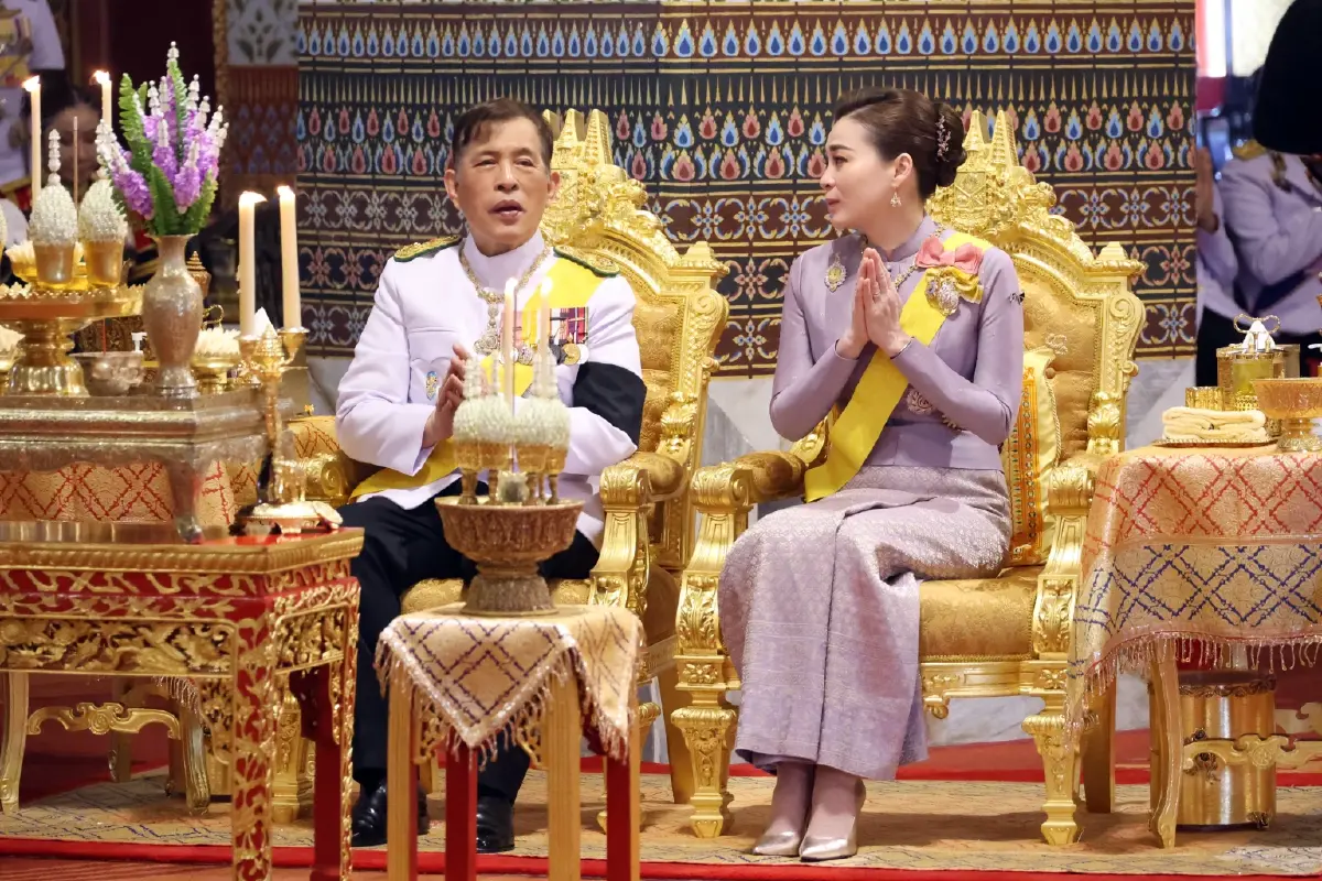 ในหลวง-พระราชินี เสด็จฯ ไปในการพระราชพิธีมหามงคลเฉลิมพระชนมพรรษา 4 รอบ