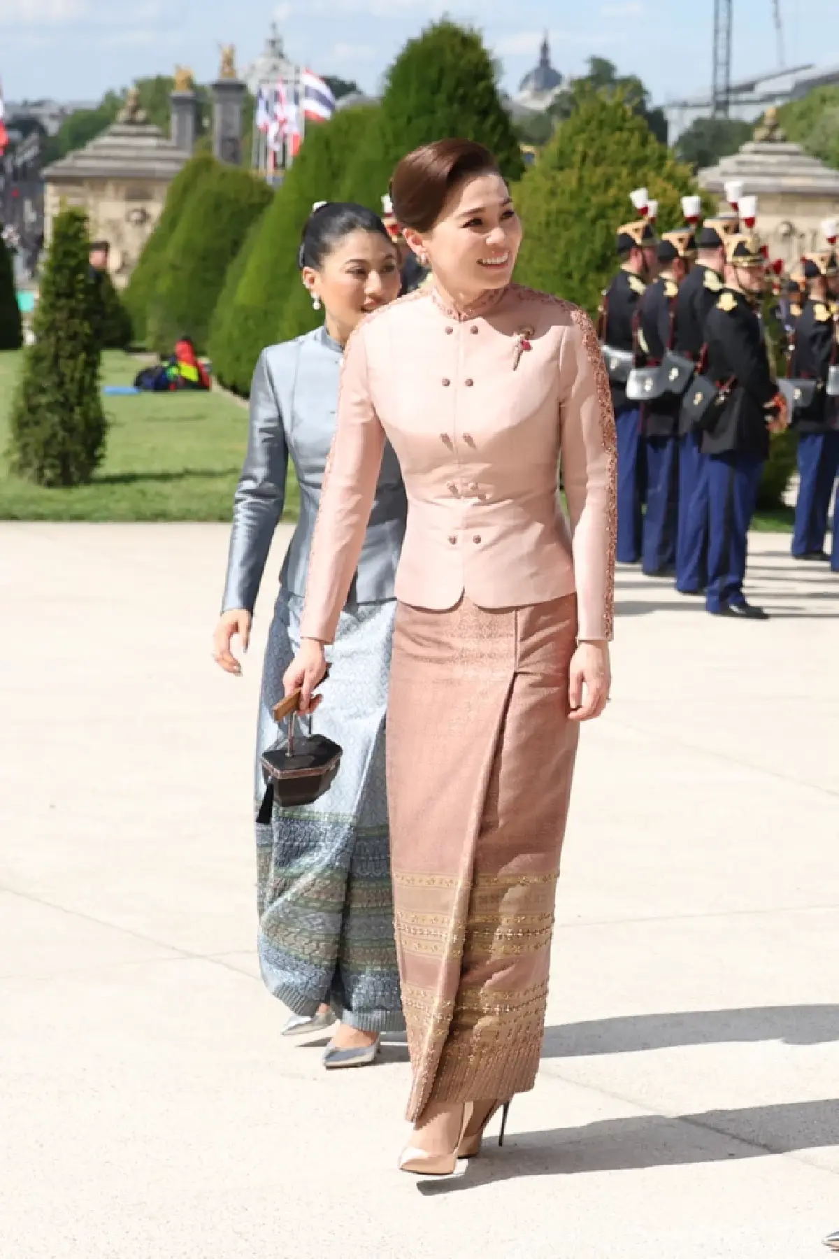 ภาพชุด ในหลวง-พระราชินี-เจ้าฟ้าสิริวัณณวรี เสด็จฯเยือนฝรั่งเศส