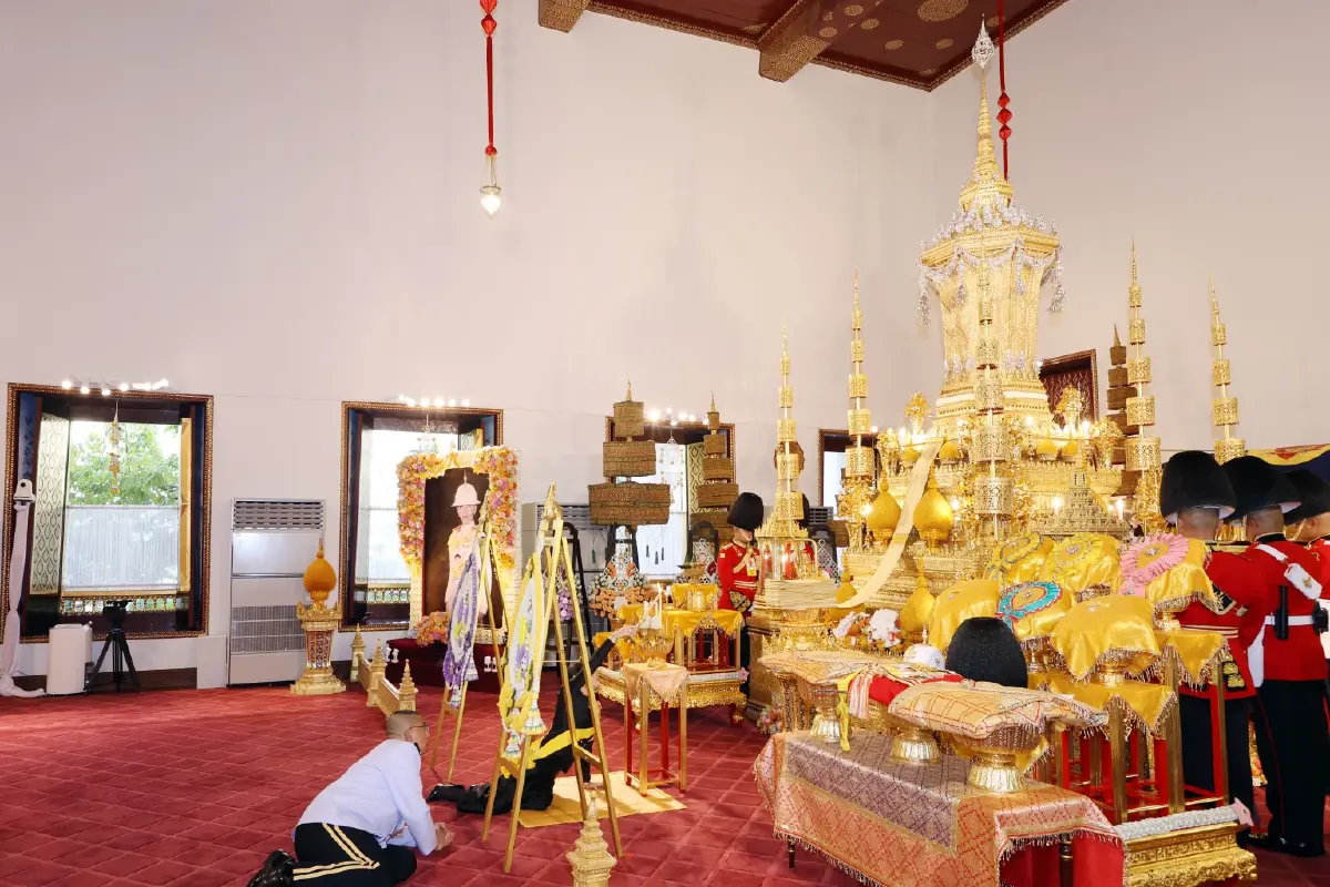 ในหลวง-พระราชินี เสด็จฯ ทรงบำเพ็ญพระราชกุศลสัตตมวาร (7 วัน) พระราชทานพระศพฯ