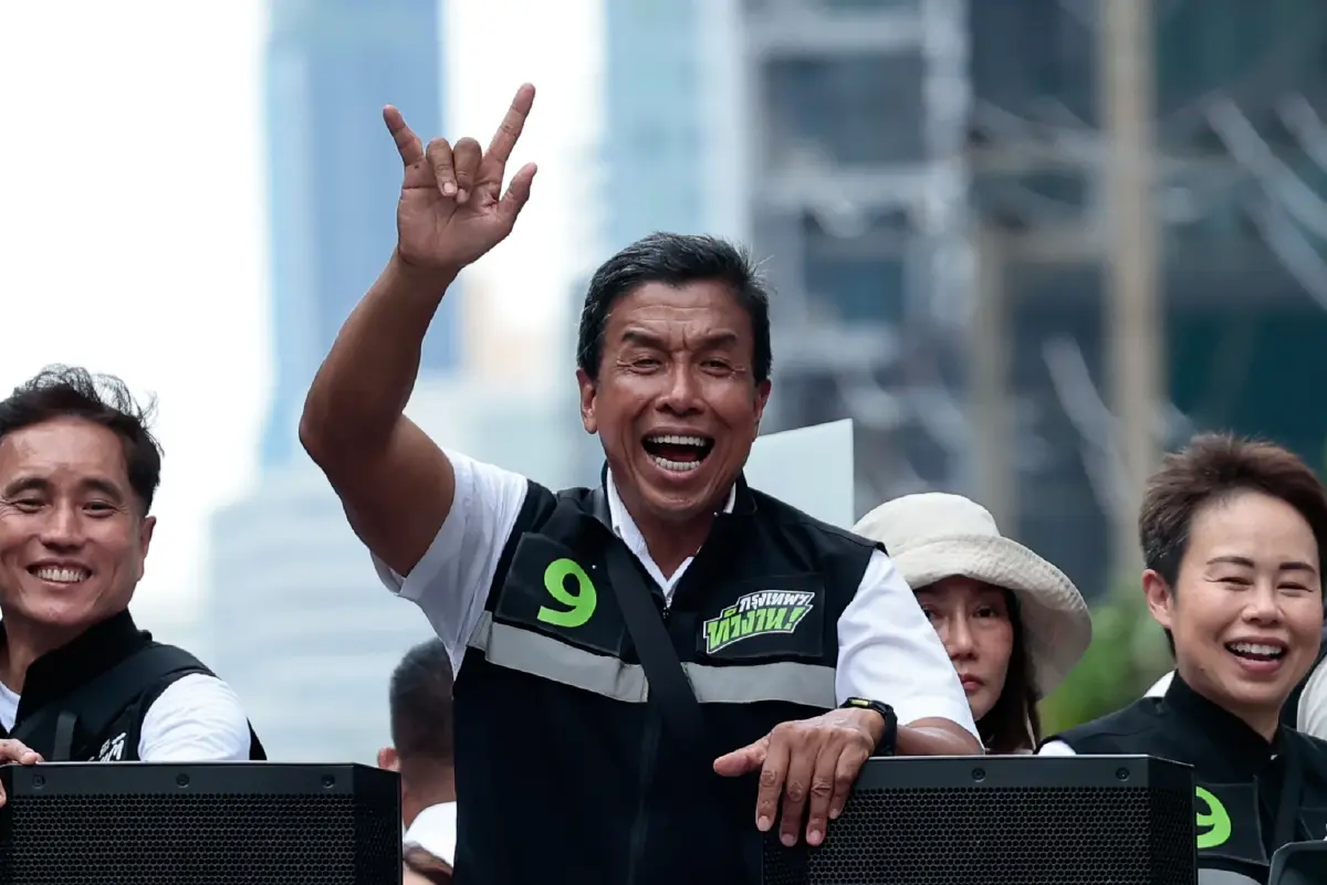 'ชัชชาติ' ไม่กังวล 'จิรายุ' จ่อยื่น ป.ป.ช. สอบปมโยกย้ายข้าราชการ