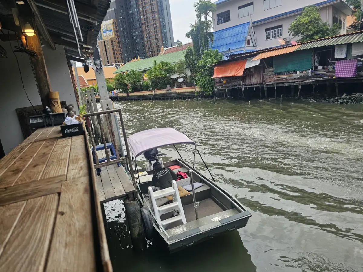 ‘กุ้งกะปิสะตอ’ อร่อยริมคลอง ต้องที่ร้าน ‘อาหารบ้านคุณเล็ก’