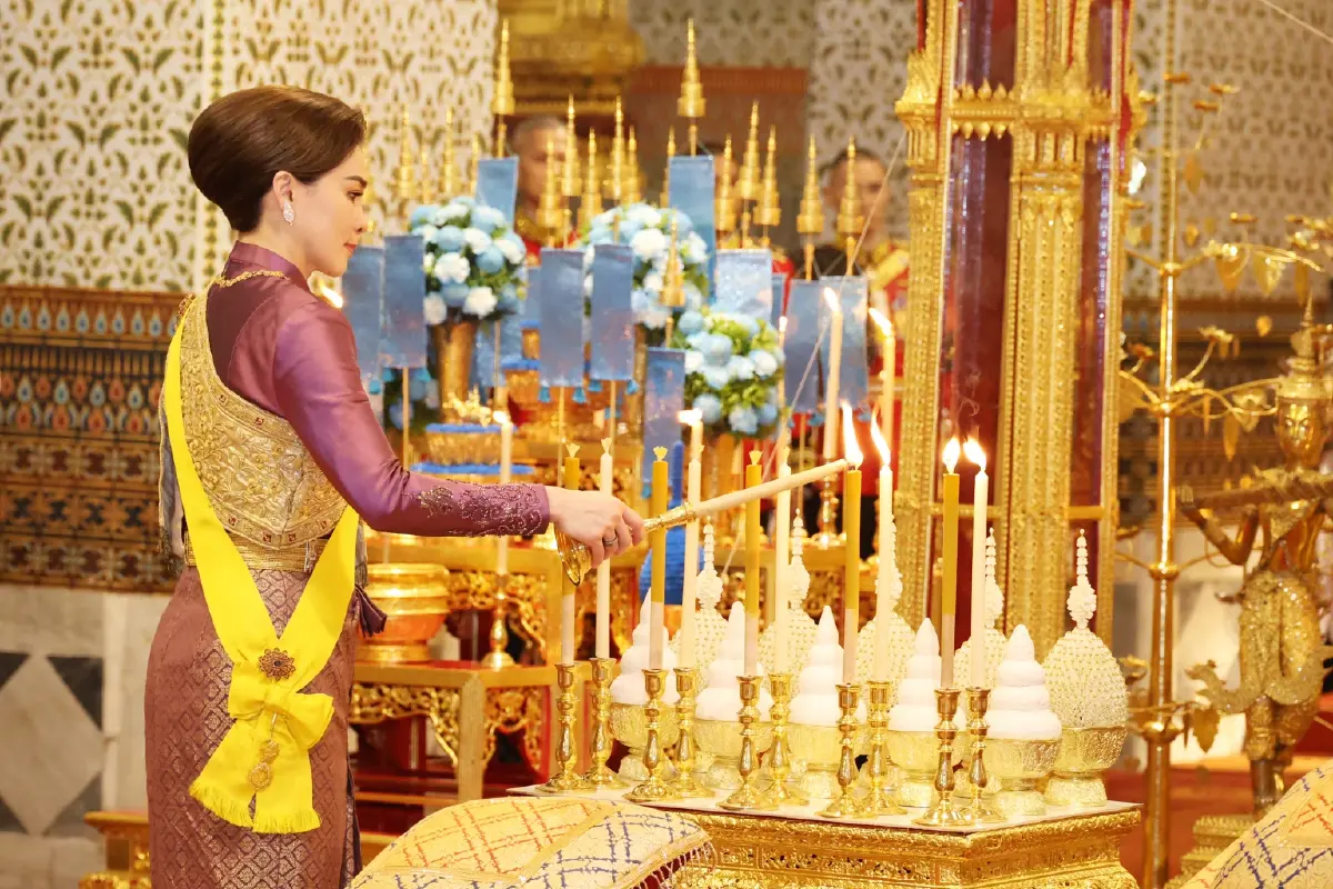 ในหลวง-พระราชินี เสด็จฯ ไปในการพระราชพิธีมหามงคลเฉลิมพระชนมพรรษา 4 รอบ