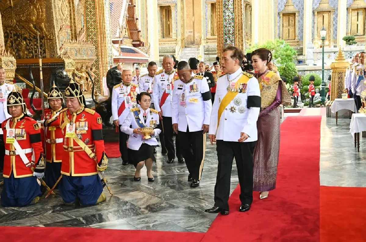 ในหลวง-พระราชินี เสด็จฯ ไปในการพระราชพิธีมหามงคลเฉลิมพระชนมพรรษา 4 รอบ