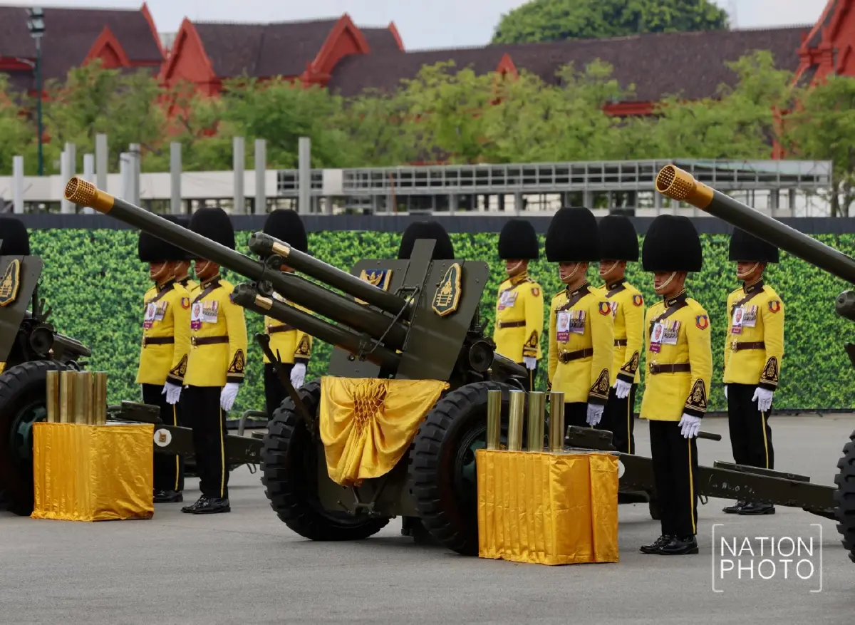 ทบ. ยิงสลุตหลวง 21 นัด เฉลิมพระเกียรติ สมเด็จพระนางเจ้าฯ พระบรมราชินี
