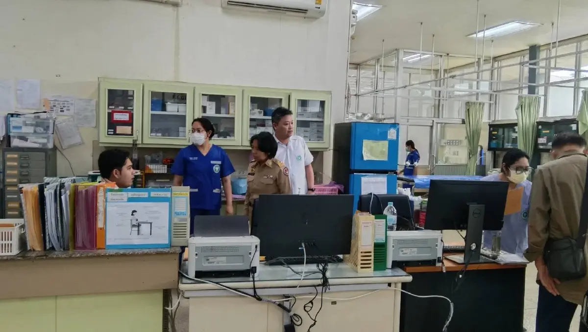 ด่วน รถบัสรับส่งพนักงานชนรถหกล้อรับส่งนักเรียน ล่าสุดเจ็บ 17 นำส่ง รพ. พื้นที่ปราจีนบุรี