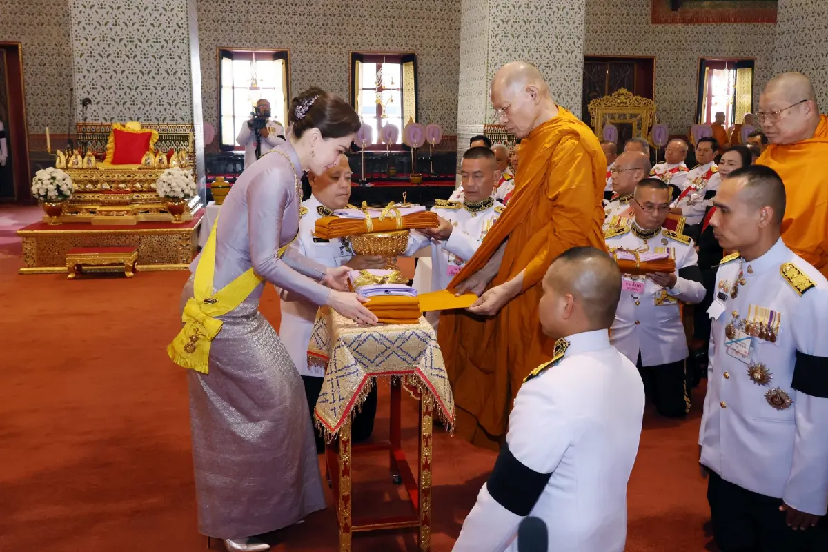 ในหลวง-พระราชินี เสด็จฯ ไปในการพระราชพิธีมหามงคลเฉลิมพระชนมพรรษา 4 รอบ