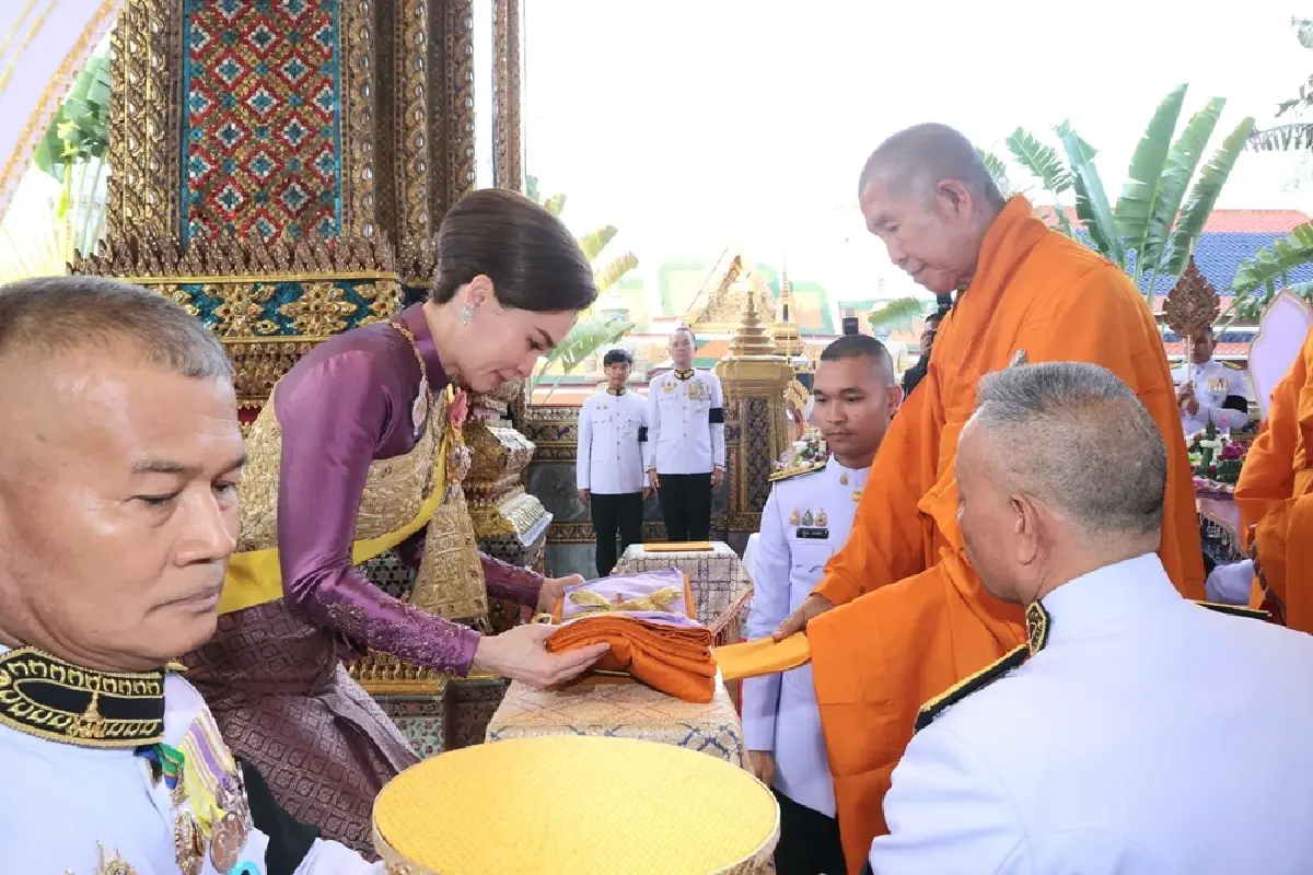 ในหลวง-พระราชินี เสด็จฯ ไปในการพระราชพิธีมหามงคลเฉลิมพระชนมพรรษา 4 รอบ
