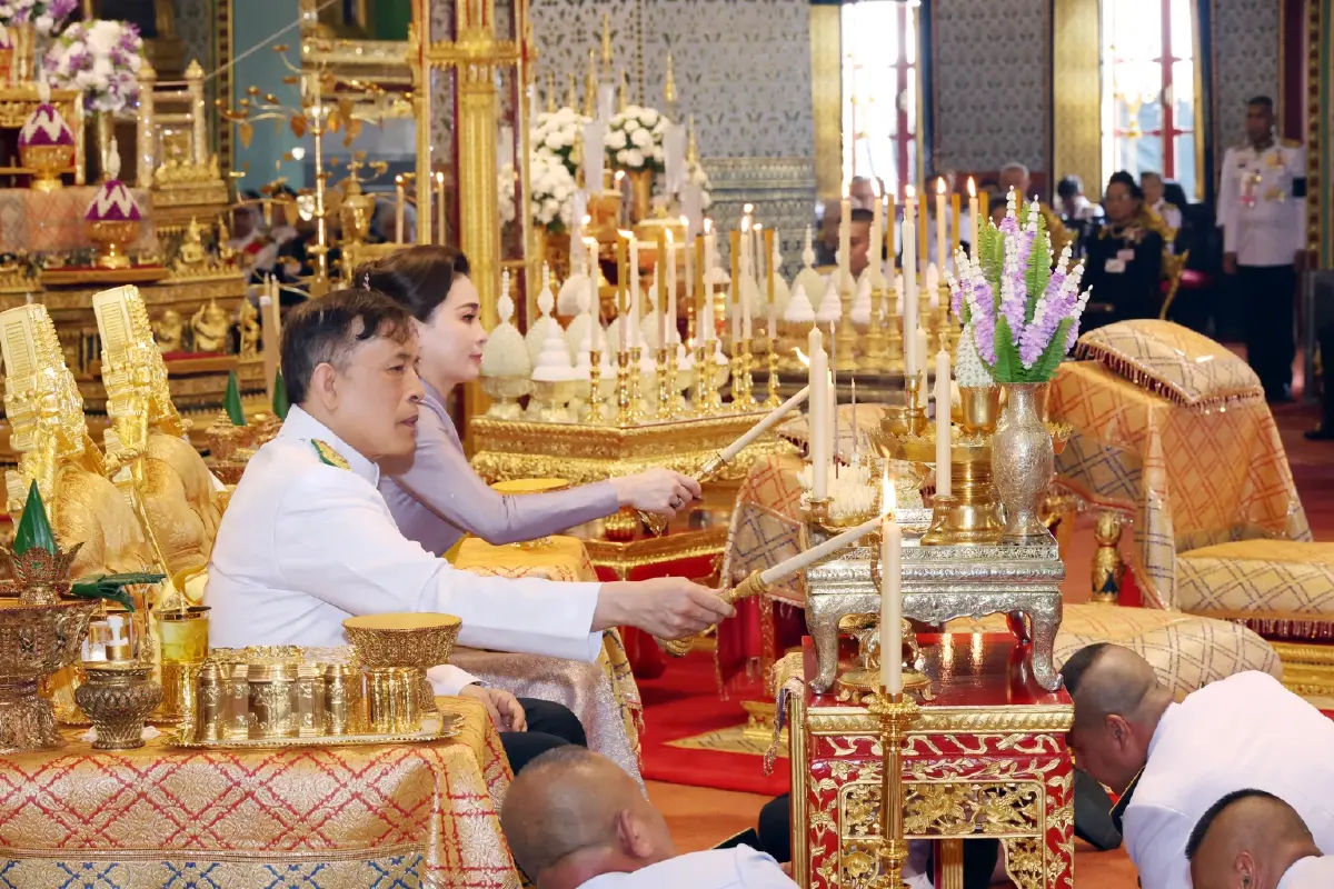 ในหลวง-พระราชินี เสด็จฯ ไปในการพระราชพิธีมหามงคลเฉลิมพระชนมพรรษา 4 รอบ