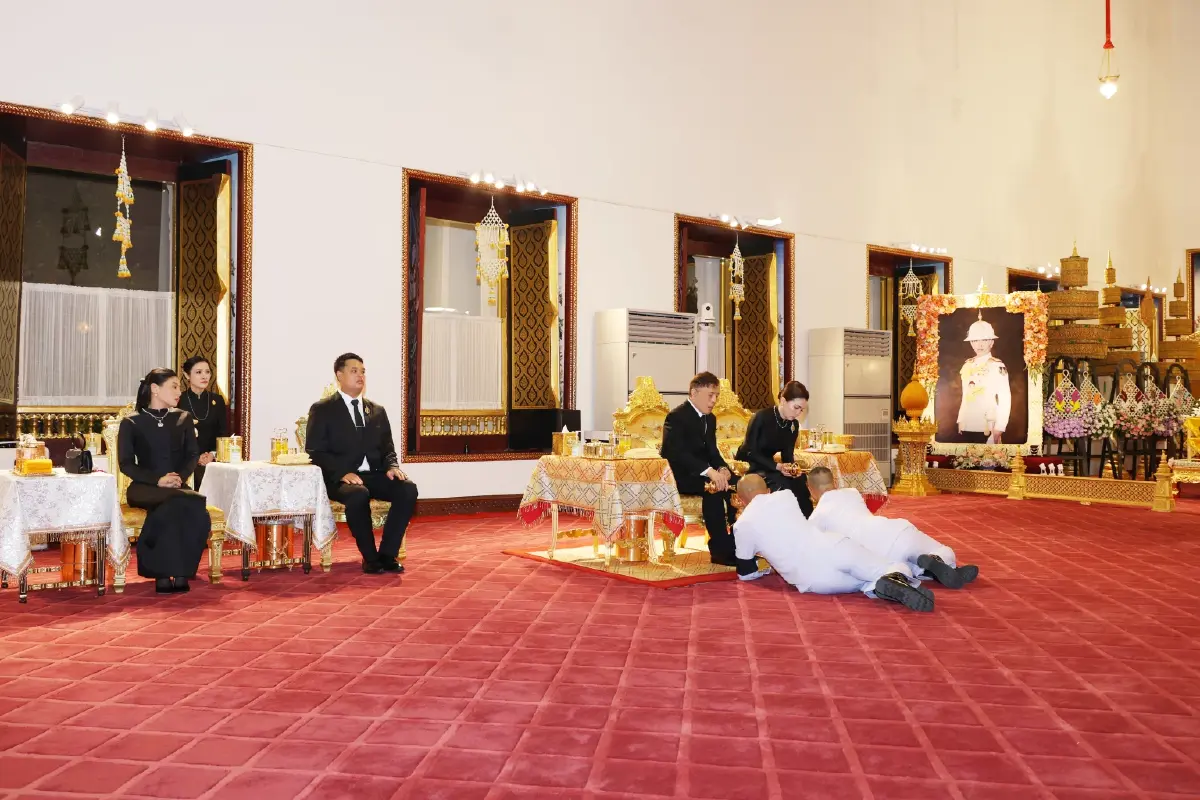 ในหลวง-พระราชินี ทรงบำเพ็ญพระราชกุศลพระพิธีธรรมสวดพระอภิธรรมพระศพ 'เจ้าฟ้าพัชรกิติยาภา'
