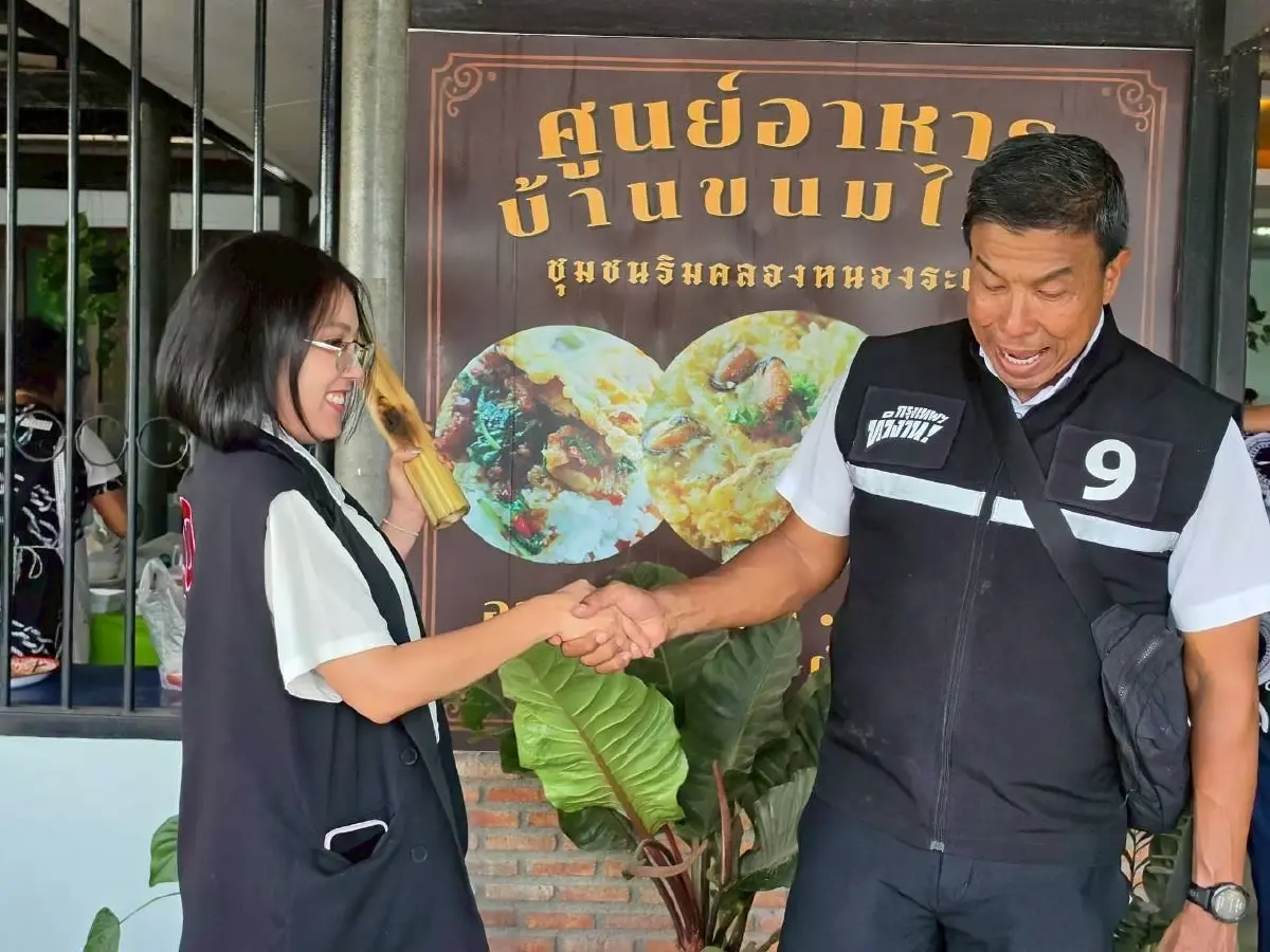 เคลียร์จบ ‘ชัชชาติ’ โผล่กินมื้อเที่ยง หลานจิรายุ หลังเปิดศึกขุดทุจริต กทม.