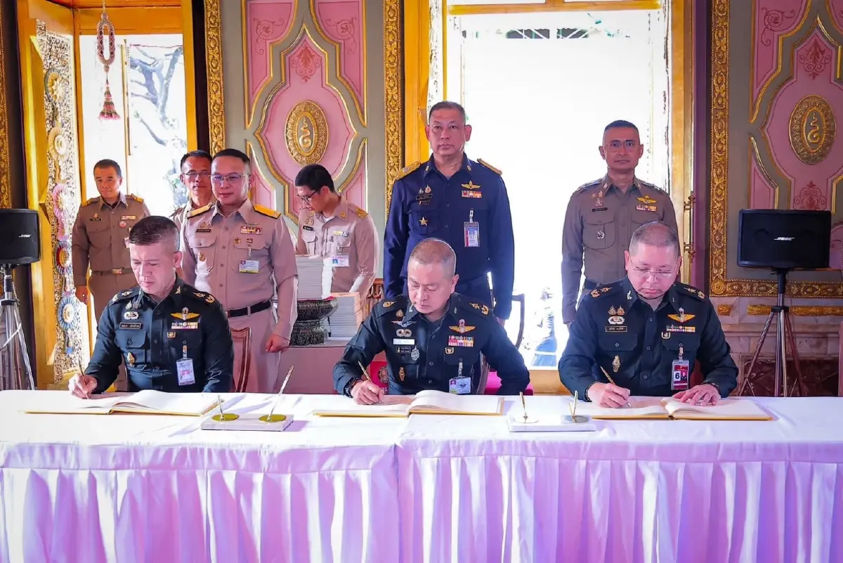 ทหารถวายสักการะ 'สมเด็จพระสังฆราช' โอกาสวันคล้ายวันประสูติ
