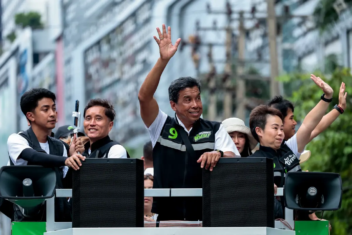 'ชัชชาติ' ไม่กังวล 'จิรายุ' จ่อยื่น ป.ป.ช. สอบปมโยกย้ายข้าราชการ