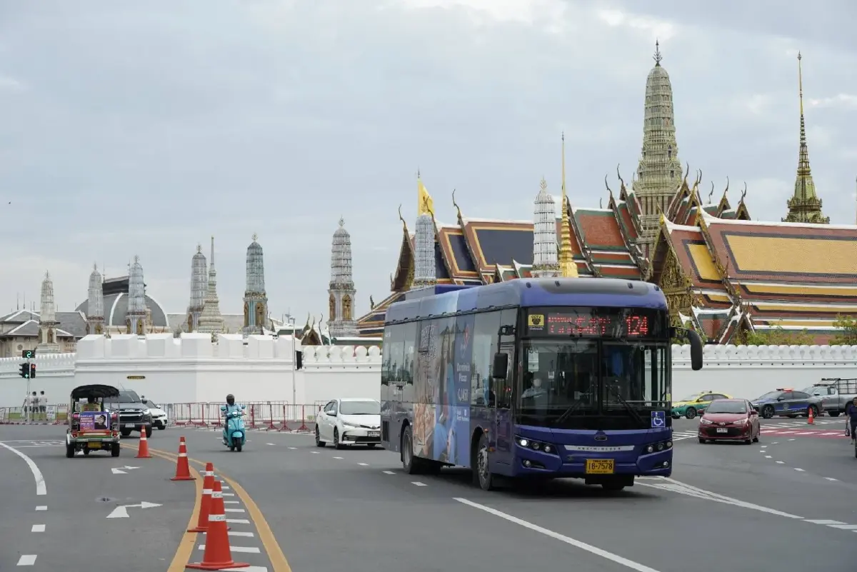 อัปเดตเส้นทางรถเมล์ไฟฟ้าไทย สมายล์ บัส รับบัตรสวัสดิการแห่งรัฐ 2569