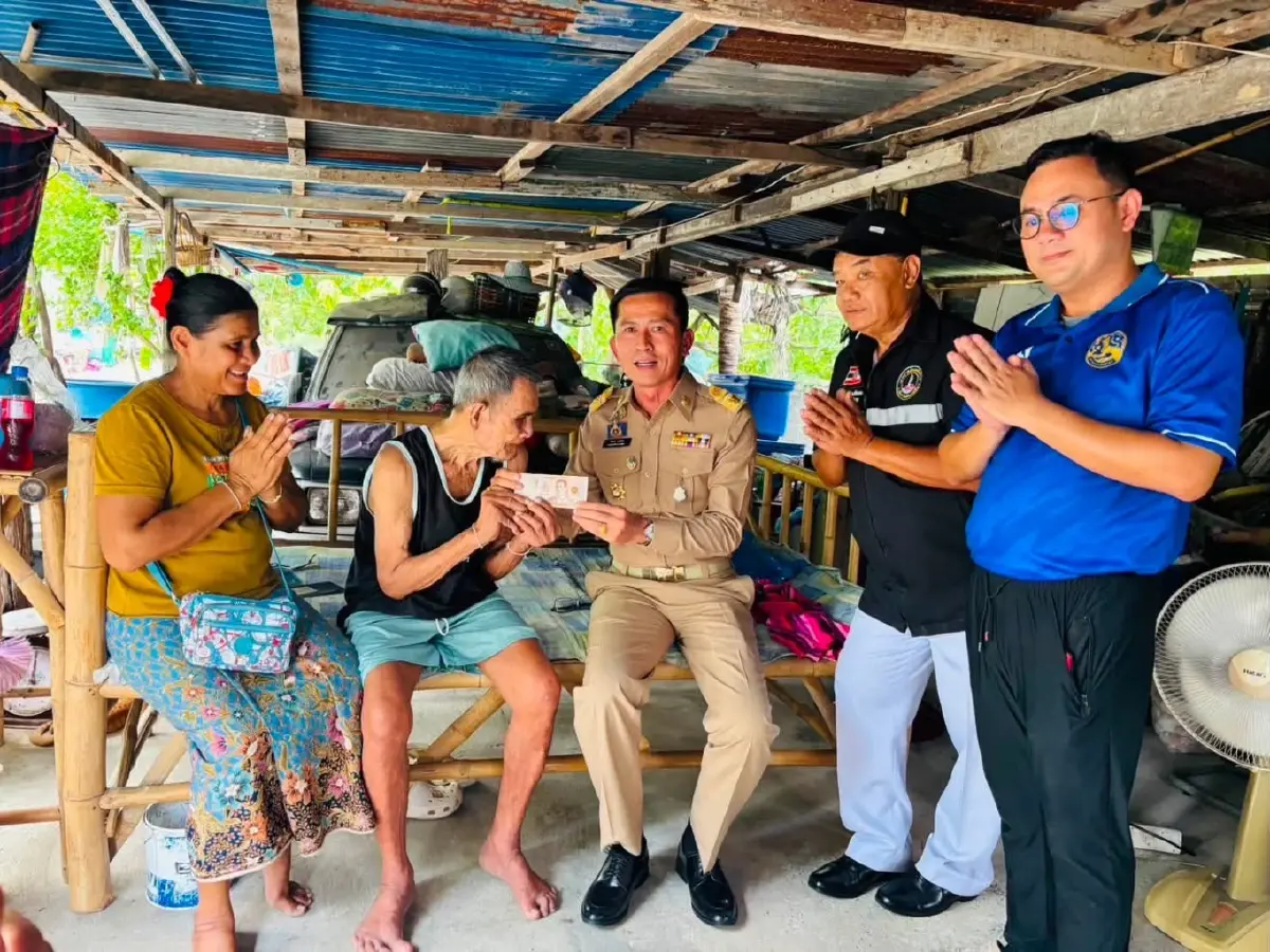 ไม่ทิ้งใคร! นอภ.เมืองโคราช รุดช่วยลุงตาบอด วัย 85 ตกหล่นสิทธิสวัสดิการแห่งรัฐ