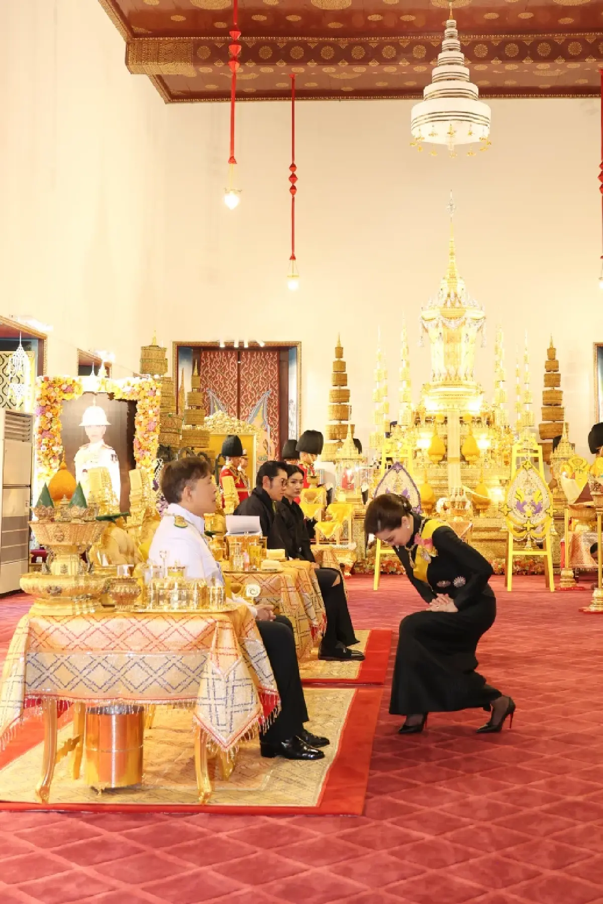 ในหลวง-พระราชินี เสด็จฯ ทรงบำเพ็ญพระราชกุศลสัตตมวาร พระราชทานพระศพ “เจ้าฟ้าพัชรกิติยาภาฯ”