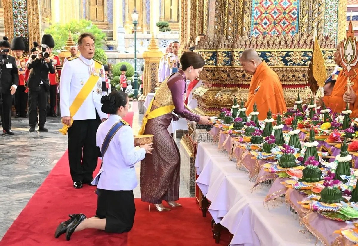 ในหลวง-พระราชินี เสด็จฯ ไปในการพระราชพิธีมหามงคลเฉลิมพระชนมพรรษา 4 รอบ