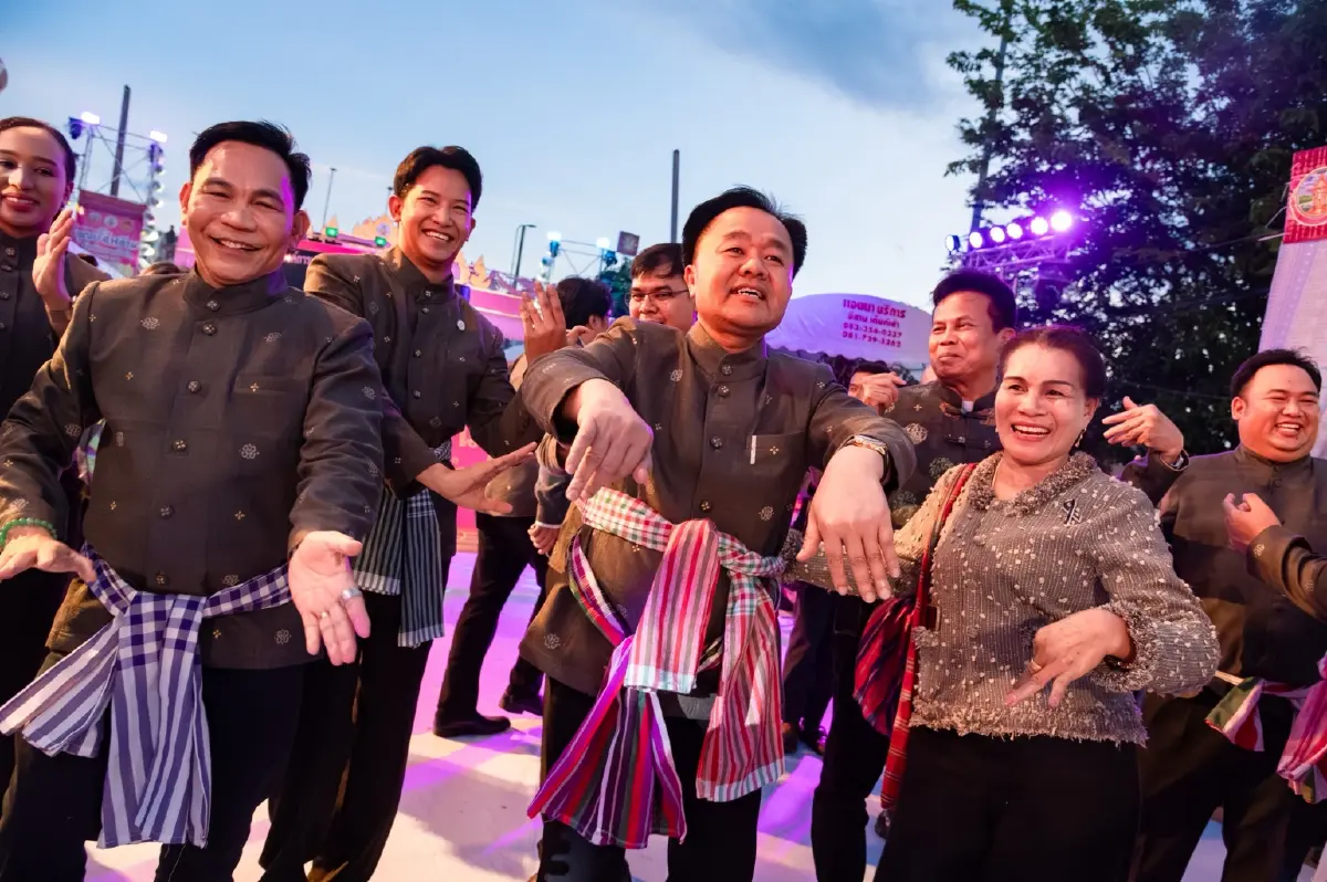 'ยศสิงห์'นำทัพ 'กล้าธรรม' ลุย บุญบั้งไฟล้าน หนองบัวลำภู ชู Soft Power ไทยสู่เวทีโลก