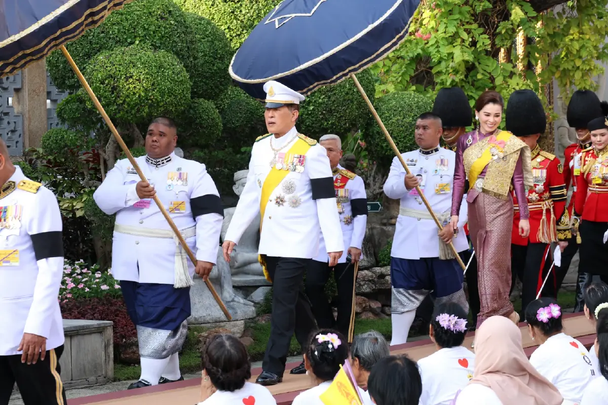 ในหลวง-พระราชินี เสด็จฯ ไปในการพระราชพิธีมหามงคลเฉลิมพระชนมพรรษา 4 รอบ