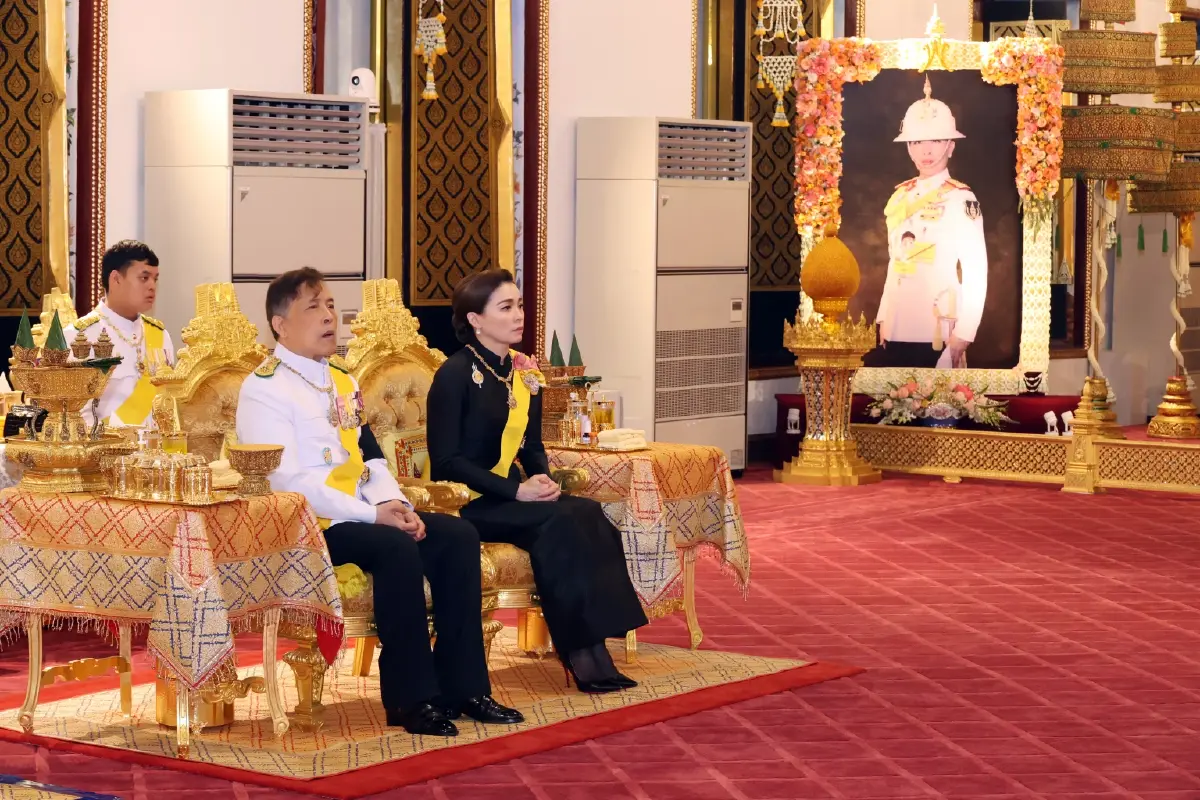 ในหลวง-พระราชินี พระราชทานน้ำสรงพระศพ สมเด็จพระเจ้าลูกเธอ เจ้าฟ้าพัชรกิติยาภาฯ