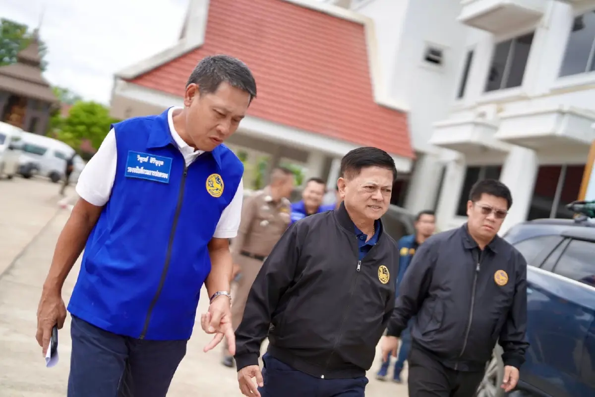 อัปเดต! บุกจับ 'ปลัดอำเภอ' พร้อมพวก ปค. เปิดปฏิบัติการ 'กวาดล้างทะเบียน G เทา'