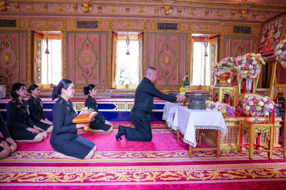 ทหารถวายสักการะ 'สมเด็จพระสังฆราช' โอกาสวันคล้ายวันประสูติ
