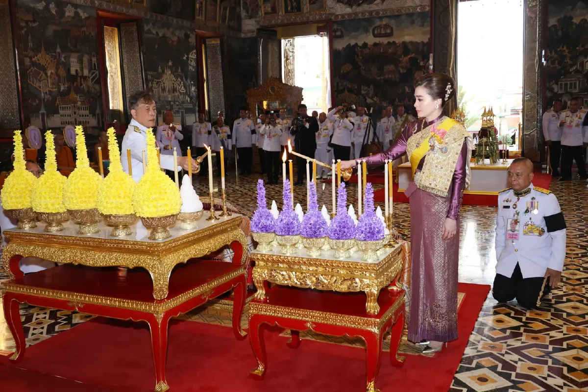 ในหลวง-พระราชินี เสด็จฯ ไปในการพระราชพิธีมหามงคลเฉลิมพระชนมพรรษา 4 รอบ