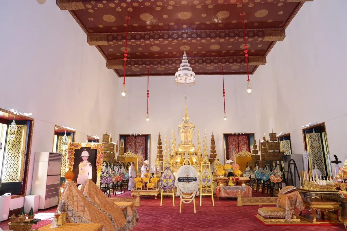 สมเด็จพระราชาธิบดี-พระราชินีแห่งภูฏาน ทรงวางพวงมาลาสักการะพระศพ เจ้าฟ้าพัชรกิติยาภา